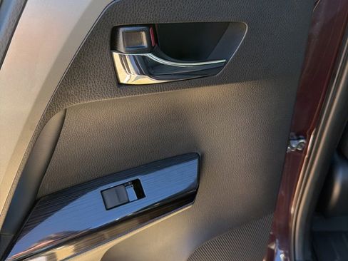 Used 2018 Toyota RAV4 Limited image 31