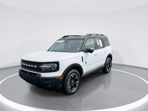 Used 2025 Ford Bronco Sport Outer Banks w/ Outer Banks Tech Package+ AWD/4WD image 4