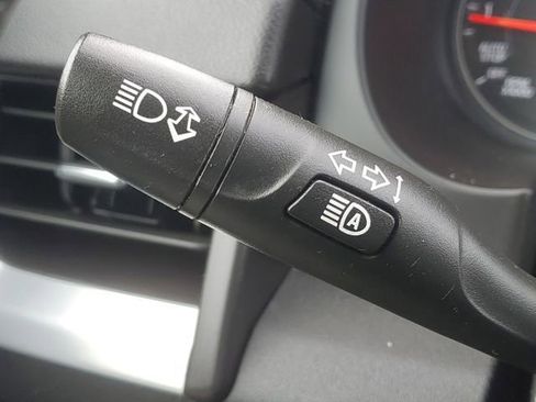 Used 2023 GMC Terrain SLT image 12