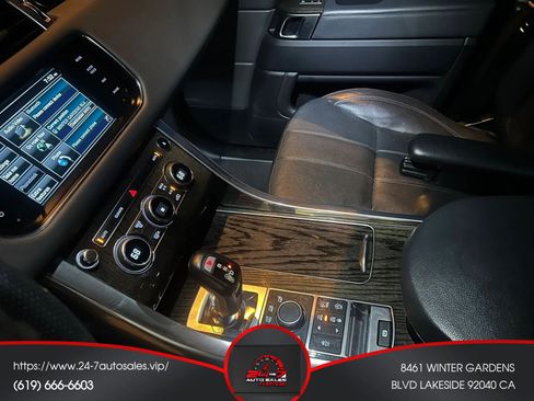 Used 2015 Land Rover Range Rover Sport SE image 40