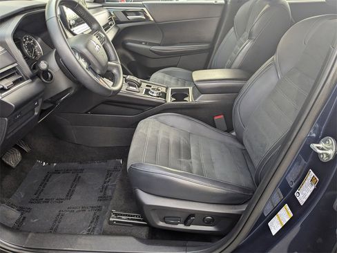 Used 2024 Mitsubishi Outlander SE image 21