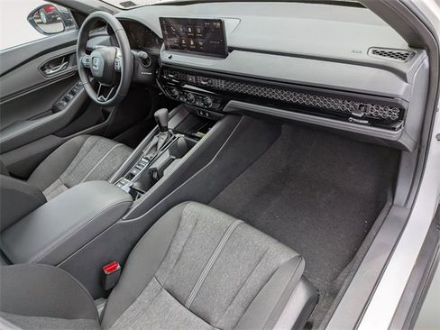 Used 2025 Honda Accord Sport image 29