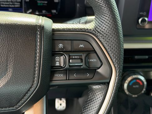 Used 2025 Toyota Tacoma TRD Sport AWD/4WD image 18