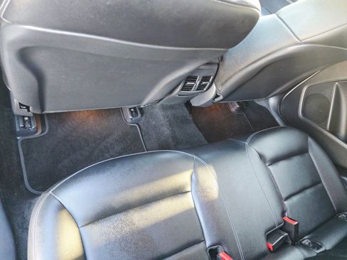 Used 2017 Mercedes-Benz GLA 250 4MATIC image 40