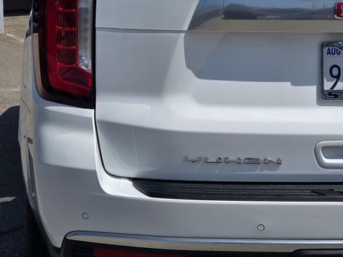 Used 2023 GMC Yukon XL Denali w/ Advanced Technology Package image 6