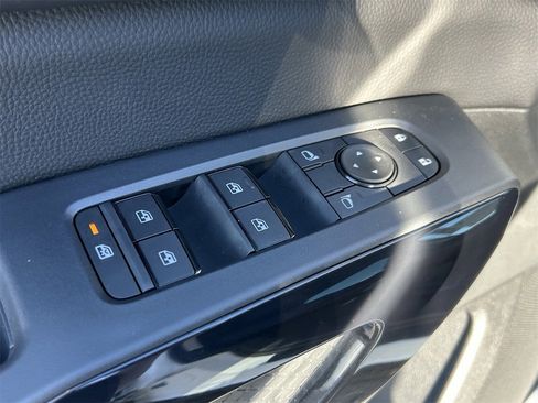 New 2025 Nissan Pathfinder SV image 30