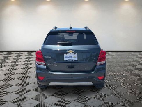 Used 2022 Chevrolet Trax LT w/ LT Convenience Package AWD/4WD image 6