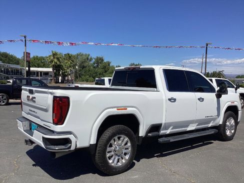 Used 2020 GMC Sierra 2500 Denali w/ Denali Ultimate Package AWD/4WD image 3