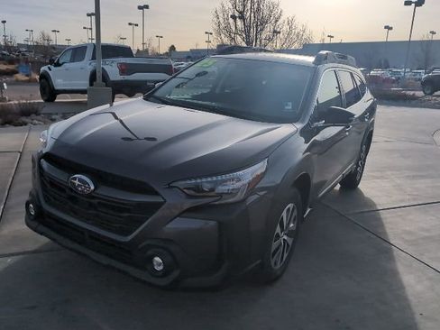 Used 2025 Subaru Outback Premium image 3