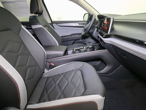 New 2026 Volkswagen Atlas Peak Edition image 15