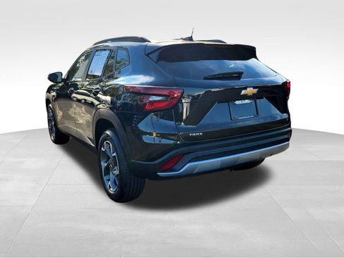 Used 2024 Chevrolet Trax LT image 5