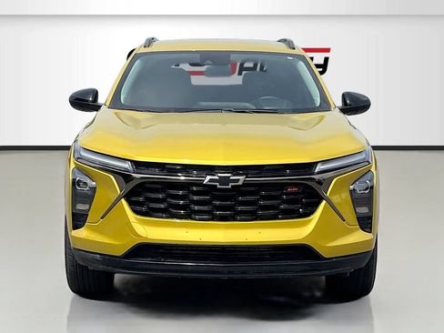 Used 2025 Chevrolet Trax ACTIV w/ Driver Confidence Package FWD image 2