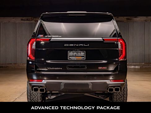 Used 2025 GMC Yukon Denali w/ Denali Reserve Package image 8