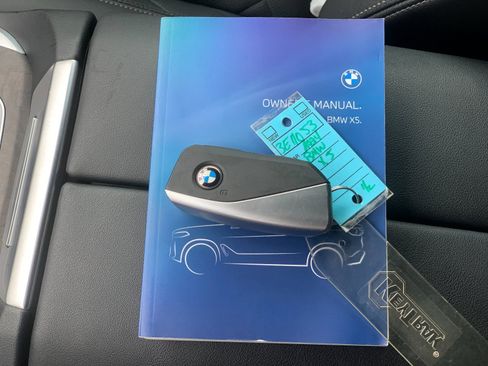 Used 2024 BMW X5 xDrive40i w/ Premium Package image 10