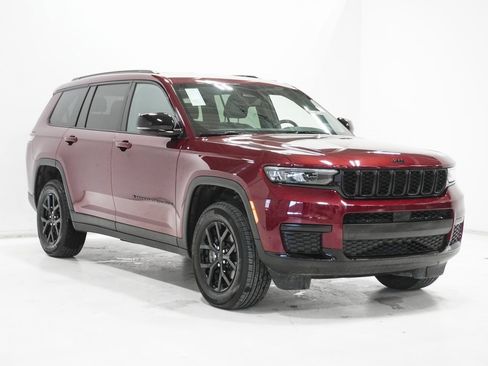 Certified 2024 Jeep Grand Cherokee L Laredo image 4