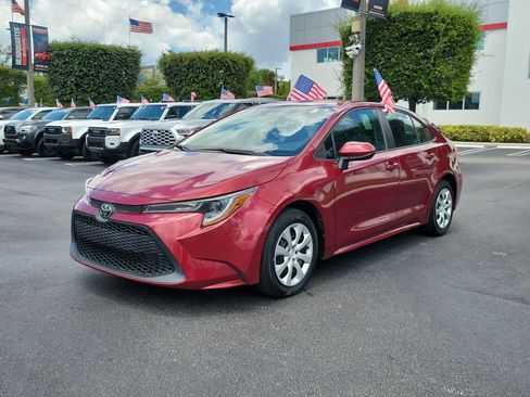 Used 2022 Toyota Corolla LE FWD image 6