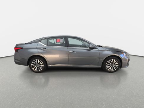 Certified 2023 Nissan Altima 2.5 SV image 4