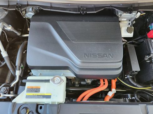 Used 2025 Nissan Leaf S FWD image 20