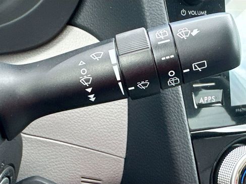 Used 2018 Subaru Forester 2.5i Premium w/ All-Weather Package AWD/4WD image 13