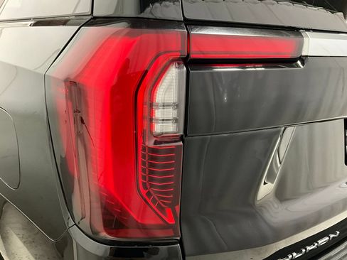 Used 2025 GMC Yukon XL Denali AWD/4WD image 28