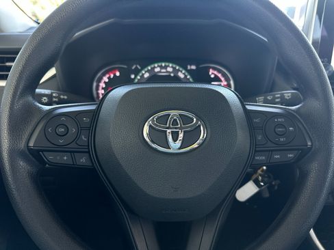 Used 2025 Toyota RAV4 LE image 20