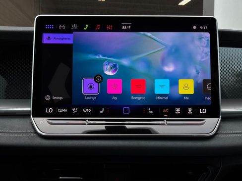 Used 2026 Volkswagen Tiguan SE FWD image 32