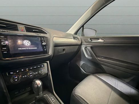 Used 2018 Volkswagen Tiguan SE image 18