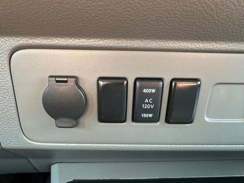 Used 2020 Nissan NV 3500 SV image 39