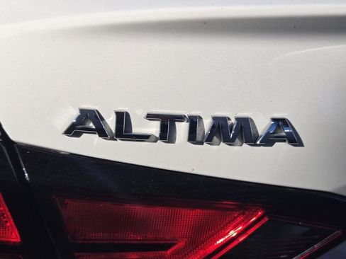 Used 2021 Nissan Altima 2.5 S FWD image 9