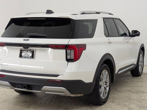 Used 2025 Ford Explorer Platinum image 9