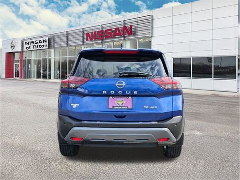 Used 2023 Nissan Rogue SL w/ SL Premium Package image 6