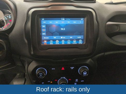 Used 2019 Jeep Renegade Latitude FWD image 22