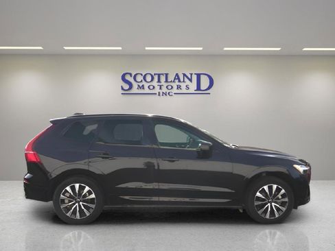 Used 2025 Volvo XC60 B5 Core image 5