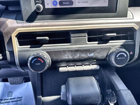 Used 2024 Toyota Tacoma SR5 AWD/4WD image 27