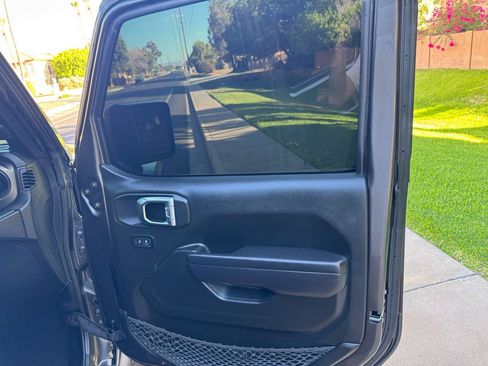 Used 2022 Jeep Wrangler Unlimited Sport AWD/4WD image 34
