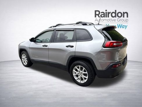 Used 2017 Jeep Cherokee Sport AWD/4WD image 5
