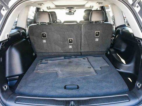 Used 2023 Jeep Grand Cherokee Limited w/ Black Appearance Package image 24