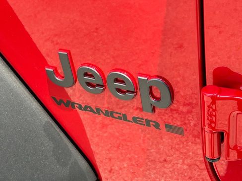 New 2024 Jeep Wrangler Unlimited Rubicon image 17