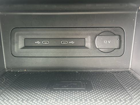 Used 2021 Volkswagen Atlas SEL R-Line FWD image 30