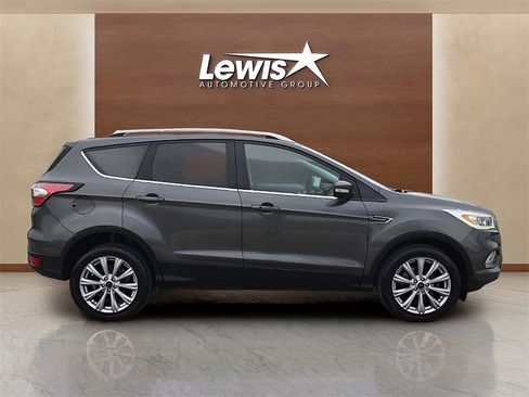 Used 2017 Ford Escape Titanium image 5