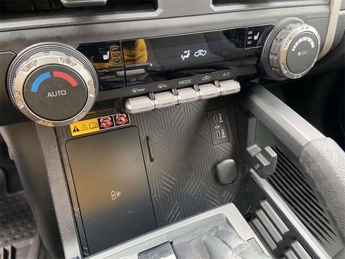 Used 2024 Toyota Tacoma SR5 image 23