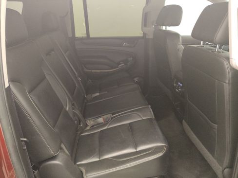 Used 2016 Chevrolet Suburban LT RWD image 19