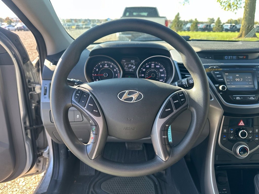 Used 2016 Hyundai Elantra SE w/ Option Group 02 FWD image 18