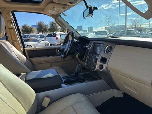 Used 2015 Ford Expedition EL XLT w/ Equipment Group 202A image 14