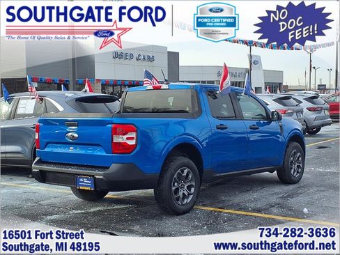 Certified 2022 Ford Maverick XLT image 2