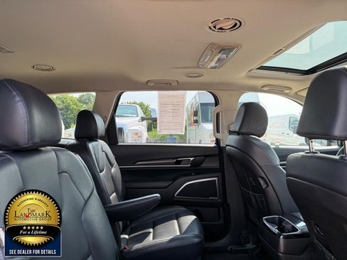 Used 2025 Kia Telluride S AWD/4WD image 14