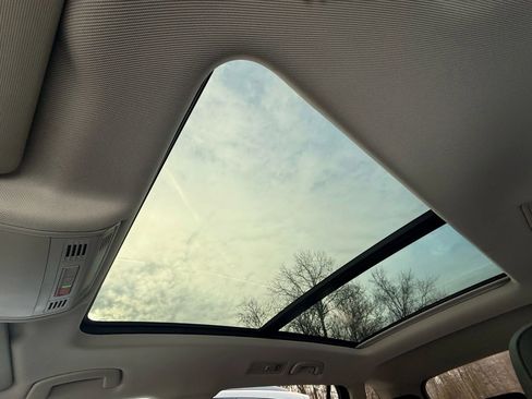 Used 2021 Volkswagen Tiguan SEL image 39