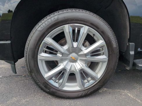 Used 2023 Chevrolet Silverado 1500 High Country w/ High Country Premium Package AWD/4WD image 42