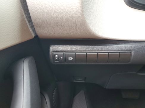 Used 2022 Toyota Corolla LE image 31