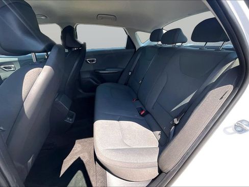 Used 2025 Kia K4 FWD image 26
